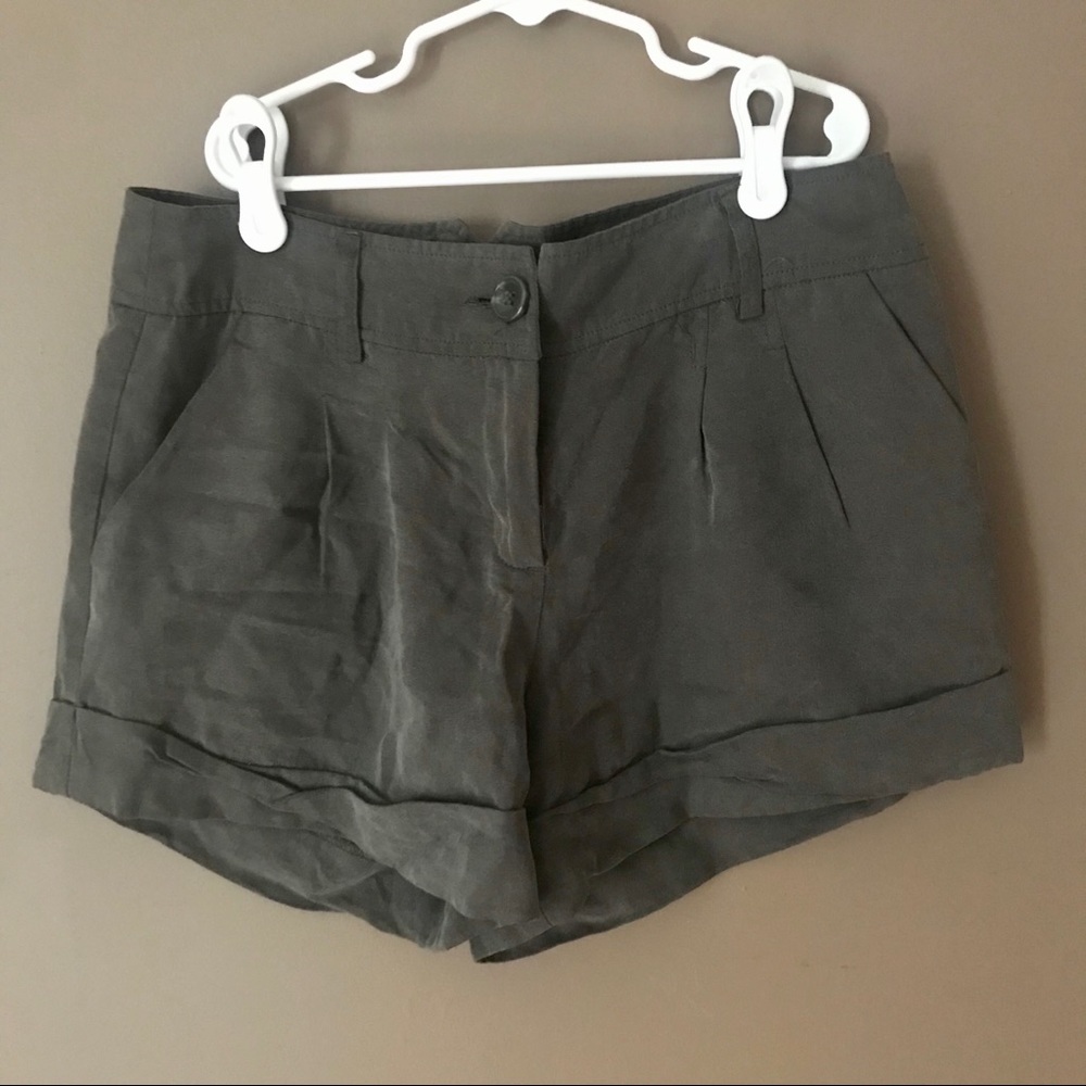 Forever 21 rolled grey shorts (xs)